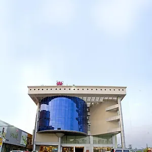 Hotel Lotus 8, Nedumbassery