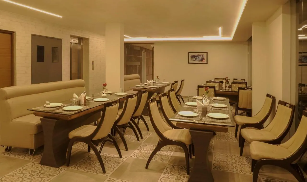 ***  Florida Airport Hotel Kochi Nedumbassery India